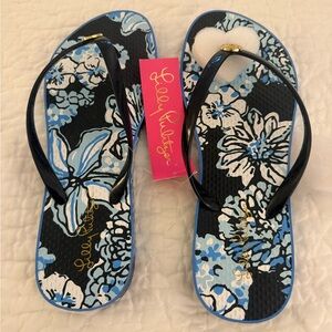 Brand new with tags Lilly Pulitzer Pool Flip Flop. Size 9/10.